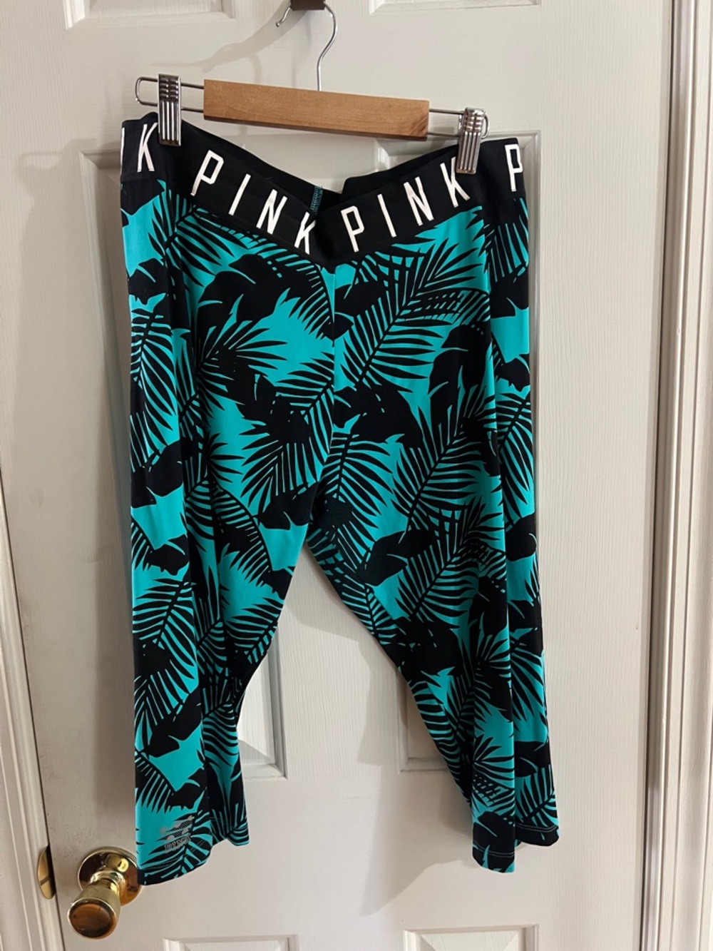 PINK Victoria's Secret Teal and Black Palm-Print Kids Leggings